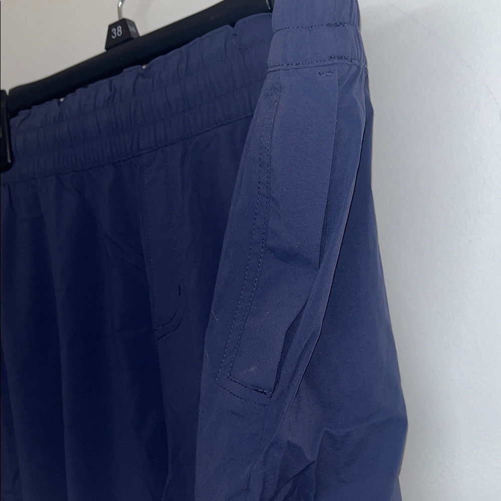 Columbia XL Women’s Lightweight Tech Cropped Pants, Moisture Wicking #outdoors - Picture 4 of 8